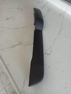 LR015130 / AH3217F812BA RANGE ROVER SPORT ÖN TAMPON TRIM 4B10