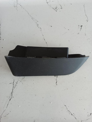 LR020486 / AH4217F017AAW RANGE ROVER L322 ÖN TAMPON TRIM 4B10