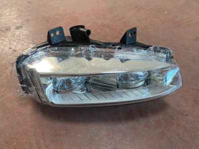 LR026089 / BJ3MR15K200AB RANGE ROVER EVOQUE L538 SAĞ SİS FARI | MOTOLAND