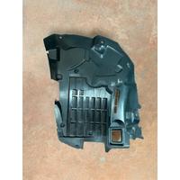 LR033071 LAND ROVER RANGE ROVER SPORT L320 SOL ÖN ÇAMURLUK DAVLUMBAZI | MOTOLAND