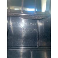 LR035427 / CPLA044A98B LR DİSCOVERY 5 L462 ORTA TRİM PANEL