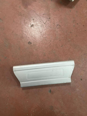 LR035838 / CPLA13244AD RANGE ROVER L405 ARKA EŞİK DÖŞEME PARÇASI