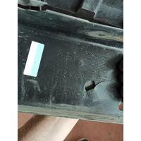 LR043739 / DK62001A04A RANGE ROVER L494 ÖN TAMPON PARÇA 4B11
