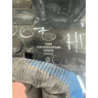 LR045204 / DK6217A793AA RANGE ROVER SPORT L494 TAMPON BRAKETİ