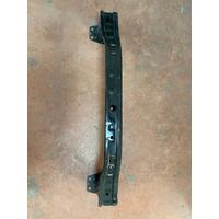 LR059013 / FK7217F021AB LAND ROVER DİSCOVERY SPORT L550 ÖN TAMPON DEMİRİ | MOTOLAND