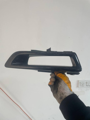 LR061229 / FK7215A298B LR DİSCOVERY L550 SİS FARI ÇERÇEVESİ