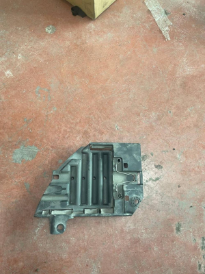 LR066962 / LR06696 DİSCOVERY 5 L462 FAR BRAKETİ | MOTOLAND