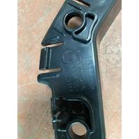 LR077883 / FK7217E763AC LAND ROVER DİSCOVERY SPORT L550 ÖN TAMPON SAĞ BRAKETİ | MOTOLAND