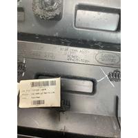 LR082691 / HY3M21065 LR DİSCOVERY 5 L462 KAPI KALIBI | MOTOLAND