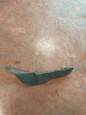 LR083068 / HY3217F017AA LAND ROVER DİSCOVERY 5 ÖN TAMPON BRAKETİ