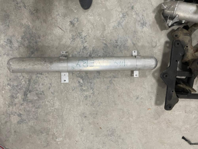 LR084040 / HPLA5B709AA LAND ROVER DİSCOVERY 5 L462 HAVA DEPOSU