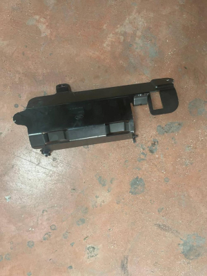 LR086930 / CK5214A260 LR DİSCOVERY 5 L462 GÖVDE PARÇASI