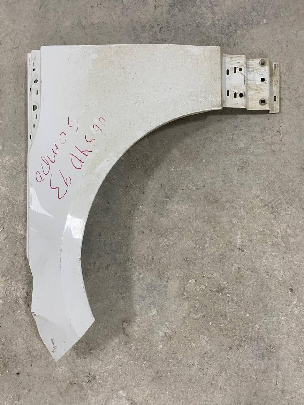 LR091699 / J8A216006AA RANGE ROVER VELAR L560 SOL ÖN ÇAMURLUK | MOTOLAND