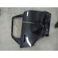 LR091719 / J8A224630AA RANGE ROVER VELAR SAĞ ARKA KAPI