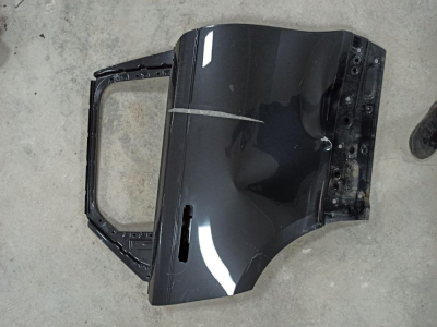 LR091719 / J8A224630AA RANGE ROVER VELAR SAĞ ARKA KAPI