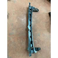LR093503 / J8A217A793AB RANGE ROVER VELAR ÖN TAMPON TUTUCU BRAKETİ | MOTOLAND