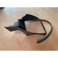 LR100426 / JK527H460AB LAND ROVER RANGE ROVER L405 RADYATÖRE HAVA AKIŞI SAĞ HAVA BAKALİTİ | MOTOLAND