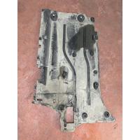 LR104028 / M8E2104C21D RANGE ROVER SPORT L461 ALT KORUMA PLAKASI | MOTOLAND
