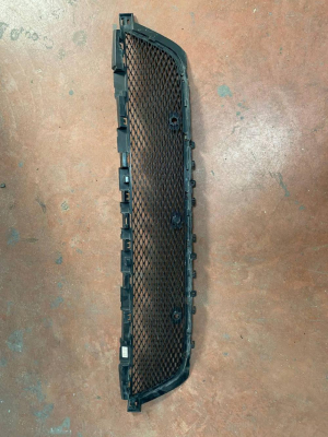 LR106782 LAND ROVER RANGE ROVER VELAR ÖN TAMPON ALT IZGARA | MOTOLAND
