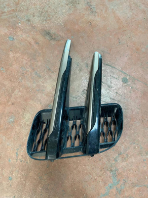LR114728 / K8D28B289AB LAND ROVER EVOQUE L551 ÖN TAMPON SAĞ SİS ÇERÇEVESİ | MOTOLAND