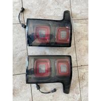 LR122375 / LR122372 LAND ROVER RANGE ROVER L405 SİYAH SAĞ SOL STOP 2013-2022 | MOTOLAND