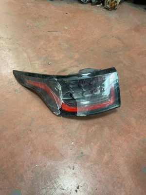 LR136857 / JK6213405AH LR RANGE ROVER L494 STOP LAMBASI