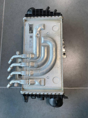 LR146547 K6D36K775BE LAND ROVER JAGUAR 3.0 INGENIUM INTERCOOLER  DİSCOVERY 5 L462 2017-  RANGE ROVER VOGUE L405 2013-2021  RANGE ROVER SPORT L494 2014-2022  RANGE ROVER VELAR L560 2018-  DEFENDER L663 2020-  JAGUAR F-PACE X761 2017-  RANGE ROVER VOGUE L460