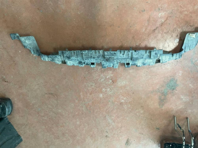 LR150979 / M8E217A793A RANG ROVER L460 ÖN TAMPON BRAKETİ