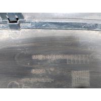 LR150982 / M8E217E792A RANGE ROVER L460 ÖN TAMPON ALTI