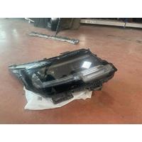 LR152083 / M8E213W029 RANGE ROVER L460 SAĞ FAR | MOTOLAND