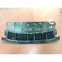 LR153209 / M8E28200 RANGE ROVER L460 ÖN PANJUR | MOTOLAND