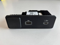 LR161933 / L8B219E110CD LAND ROVER JAGUAR TYPE C SIM USB SOKETİ | MOTOLAND