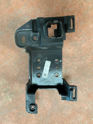 LR168389 / N9X29E729A RANGE ROVER SPORT L461 RADAR TUTUCU BRAKET | MOTOLAND