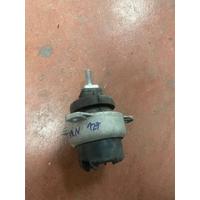 LR180962 / M8E26A003EB RANGE ROVER L460 MOTOR MONTAJ PARÇASI