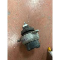 LR180962 / M8E26A003EB RANGE ROVER L460 MOTOR MONTAJ PARÇASI