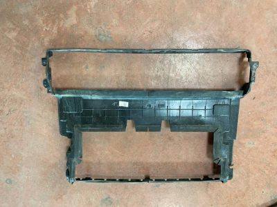 M8A28B384BE RANGE ROVER VELAR L560 RADYATÖR BAKALİTİ | MOTOLAND