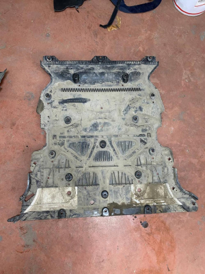 M8E2100B12AH RANGE ROVER VOGUE L460 MOTOR ALT KORUMASI | MOTOLAND