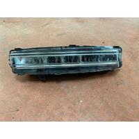 M8E215200AC LAND ROVER RANGE ROVER VOGUE L460 SAĞ ÖN SİS FARI
