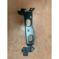 N9X216151AB RANGE ROVER SPORT L461 KANAT BRAKETİ SOL TARAF | MOTOLAND