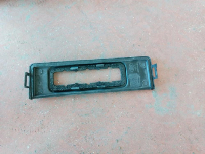 YQH500092 / 4H2200082BA LAND ROVER KUTU MODÜL ÇERÇEVESİ 4G21
