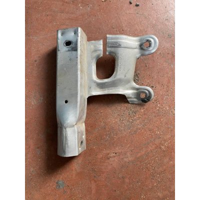 51118051190 / 8051190 BMW 3 SERİSİ F30 F32 2014-19 ÖN TAMPON SAĞ DARBE EMİCİ DEMİR BRAKET | MOTOLAND