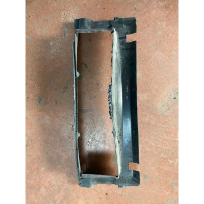 51748054591 / 8054591 BMW 1 SERİSİ F20, 2 SERİSİ F22, 3 SERİSİ F30, 4 SERİSİ F32 ÖN ALT HAVALANDIRMA BAKALİTİ | MOTOLAND