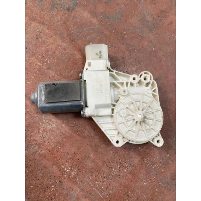 942889-100 BMW 5 SERİSİ F10 ÖN SAĞ CAM MOTORU | MOTOLAND