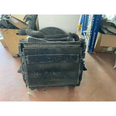 AH329L440AB / LR144530 LAND ROVER DİSCOVERY 4 EVOQUE JAGUAR F PACE RADYATÖR FAN KOMPLE | MOTOLAND