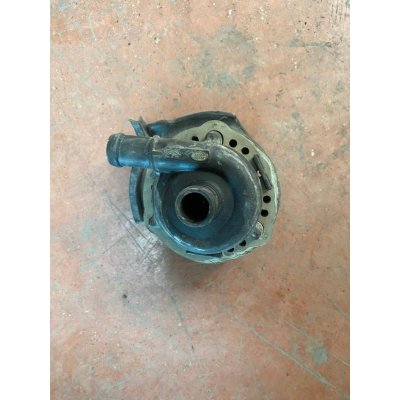 L8D2-18D474-AC LAND ROVER DİSCOVERY SPORT L550 SU POMPASI BRAKETİ SAĞ | MOTOLAND