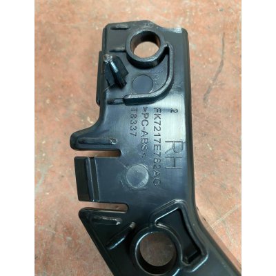 LR077882 / FK7217E762AC LAND ROVER DİSCOVERY SPORT L550 ÖN TAMPON SAĞ BRAKETİ | MOTOLAND